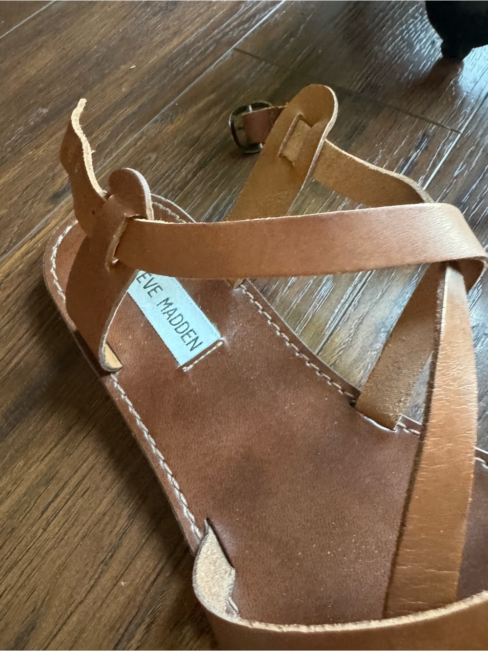 Steve Madden Brown Leather Strappy Toe-Ring Sandals - Picture 3 of 3